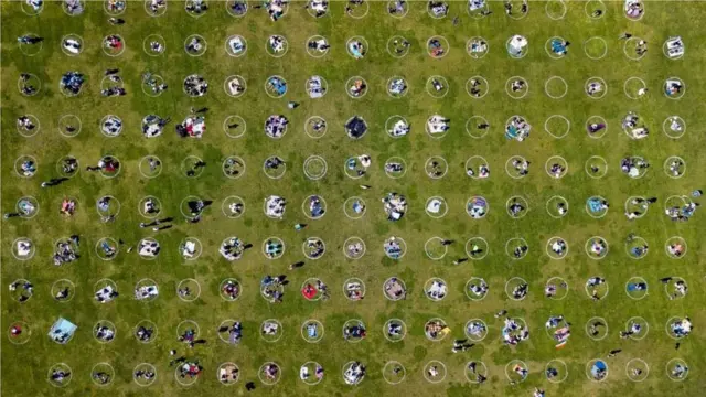 必須大致計算每個新冠病毒感染者的病毒載量是多少