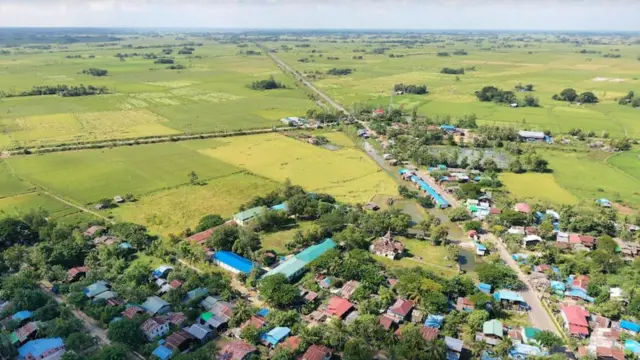 ဝါးဘလောက်သောက်ရွာ