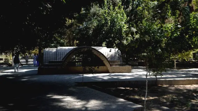 تصویری از آرامگاه رابعه بلخی