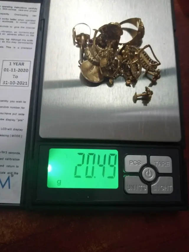 ఫస్ట్ వేవ్ నుంచి కోలుకునే లోగానే సెకండ్ వేవ్ వచ్చి మధ్య తరగతి ప్రజలను మరింత కష్టాలలోకి నెట్టింది.