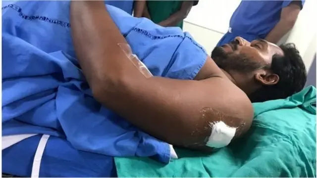 కత్తి దాడిలో గాయపడిన జగన్