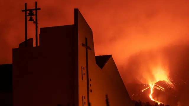 Извержение вулкана Кумбре-Вьеха