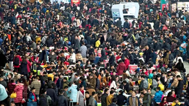 شباب وفتيات في إحدى المناسبات في الصين