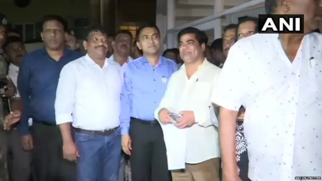 माजी विरोधी पक्षनेते चंद्रकांत कवळेकर मुख्यमंत्री प्रमोद सावंत यांच्याबरोबर