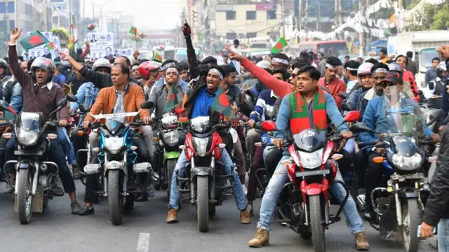 ঢাকায় আওয়ামী লীগের মোটরসাইকেল মিছিল।