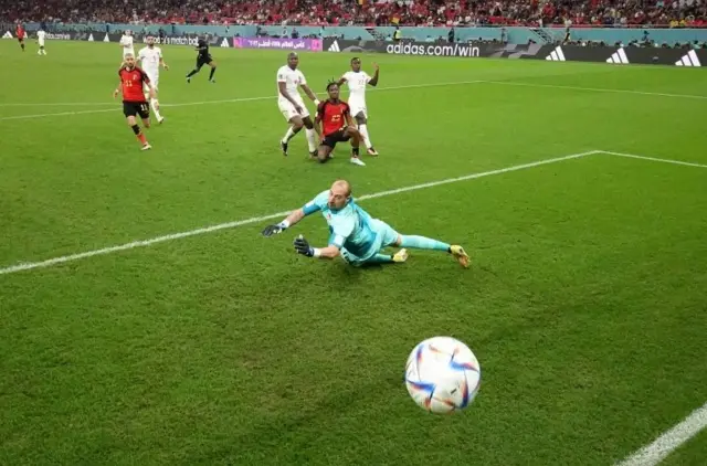 Michy Batshuayi mete un gol