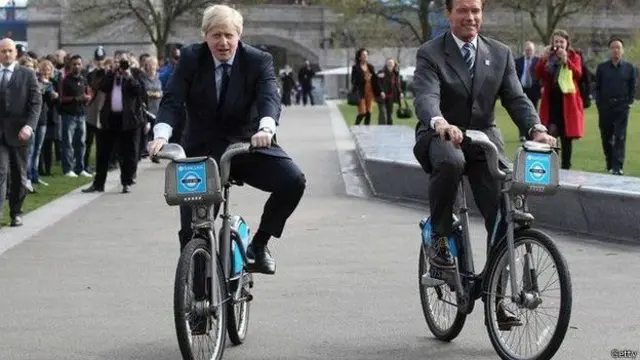 बोरिस जॉनसन (सफ़ेद बिखरे बाल वाले)