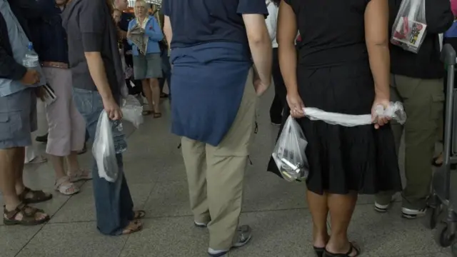 "الحيل النفسية" في تصميم المطارات لجذب الركاب