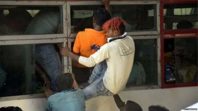 પ્રવાસી