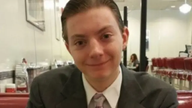 O youtuber Review Brah do 'TheReportOfTheWeek'