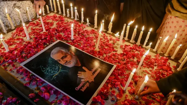 سوگواری برای قاسم سلیمانی