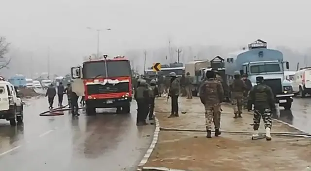 பாதுகாப்பு வீரர்கள்