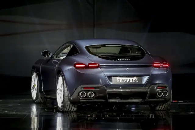 حداکثر سرعت ماشین بیش از ۳۲۰ کیلومتر در ساعت اعلام شده است