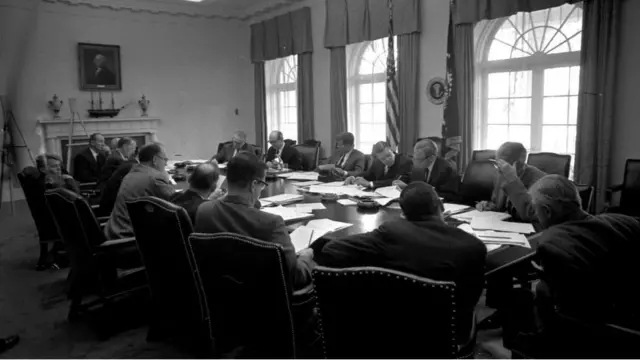 Parmi les conseillers à la sécurité nationale de Kennedy, seule une poignée de fonctionnaires connaissait l'existence de Penkovsky.