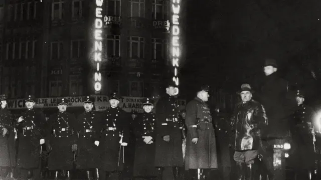 Демонстрация нацистов против показа фильма по роману Э.-М. Ремарка "На Западном фронте без перемен". Вена, 1931 г