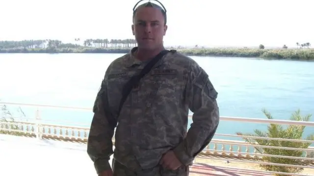 Will Bardenwerper waxa uu ka mid ahaa 12-kii askari ee ilaalineysay Saadaam Xuseen