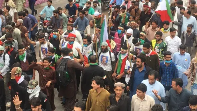 ఎల్‌వోసీ వైపు మార్చ్ చేస్తున్న స్థానికులు