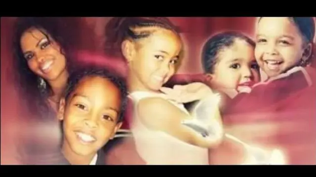 Qoyska Helen ee shanta ka kooban ee ay dabkaasi ku weyay