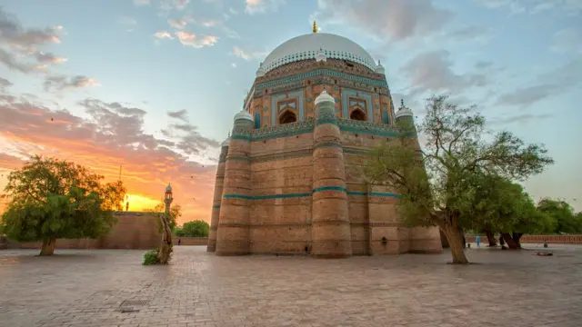 Tomb of Shah Rukn-e-Alam by Syed Bilal Javaid