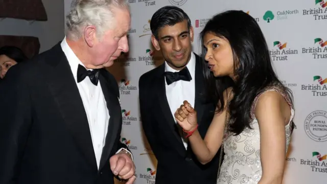 अक्षता मूर्ति से बात करते हुए प्रिंस चार्ल्स