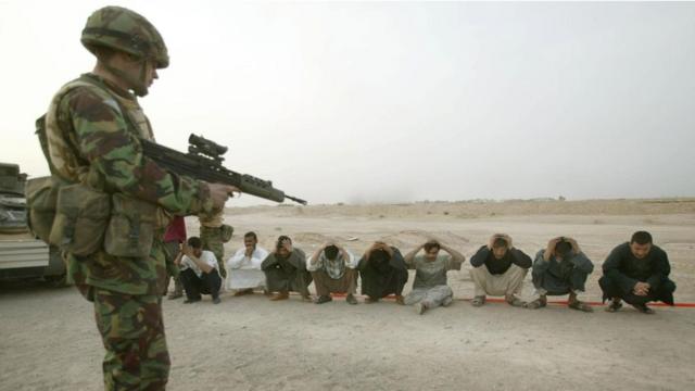 Soldado britânico em Basra em março de 2003
