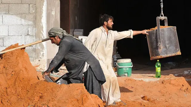 په تېره نومبر میاشت کې د سعودي حکومت وویل، راتلونکې میاشت به د شرکتونو ځنډول شوې پیسې ورکړي.