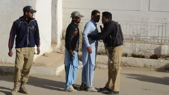 کوټه کې پولیس پر روزنیز مرکز برید