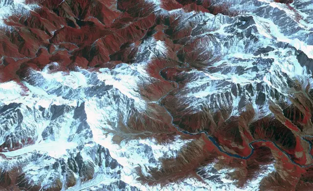 Yarlung Tsangpo, o cânion mais profundo da Terra