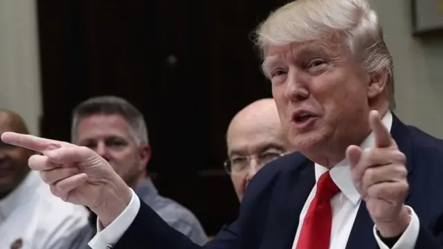 डोनल्ड ट्रंप