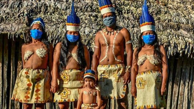 представители племени уитото в Амазонии