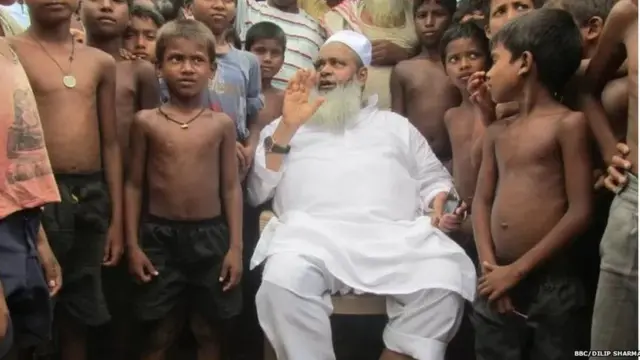 આસામમાં મદરેસાને બુલડોઝરથી તોડી પાડવા મુદ્દે ઑલ ઇન્ડિયા યુનાઇટેડ ડેમૉક્રેટિક ફ્રન્ટના વડાએ બદરુદ્દીન અજમલે આસામની હેમંતા બિશ્વા શર્મા સરકાર ઉપર પ્રહાર કર્યા છે