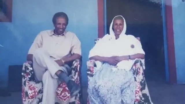 ተኸስተ ምስ ወላዲቱ ኣደይ ለተሱስ ብ2001