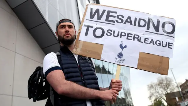 "Мы сказали "нет" Суперлиге". Болельщик "Тоттенхема"