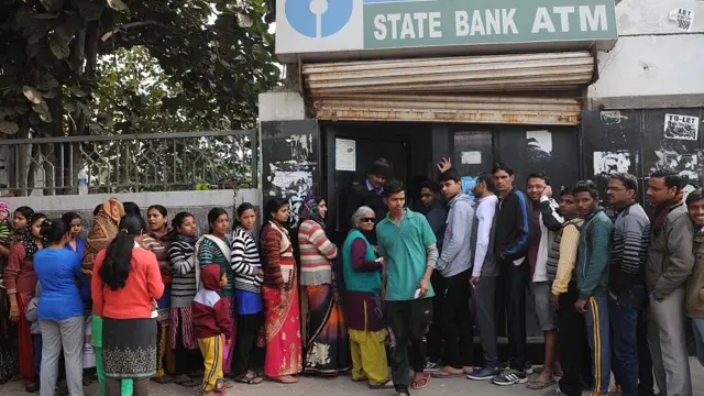 மூடப்படும் விளிம்பில் 50% ஏடிஎம்-கள்