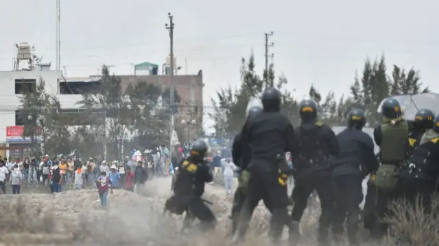 Enfrentamiento entre policías y manifestantes.