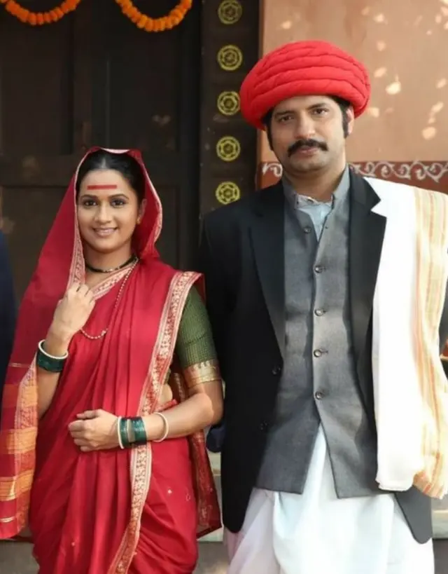 सावित्रीजोती, महात्मा फुले, सावित्रीबाई फुले.