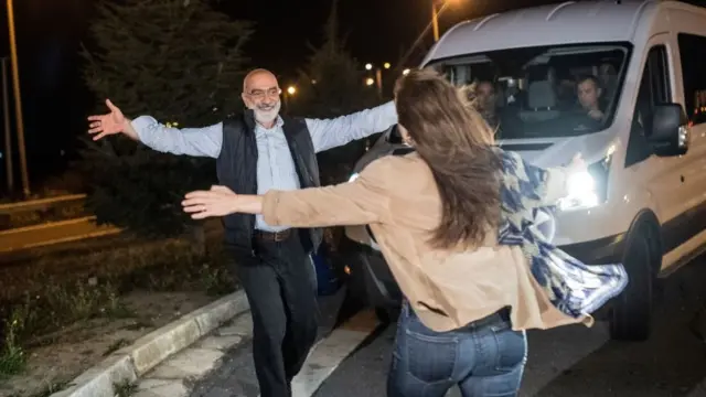 ahmet altan cezaevi çıkışı