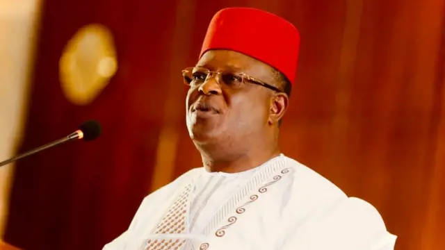 Gọvanọ David Umahi nke Ebonyi Steetị