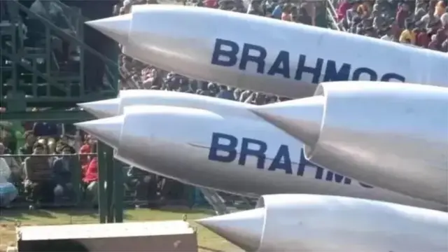 భారత్ నుంచి వచ్చిన క్షిపణి బ్రహ్మోస్ కావచ్చని పాకిస్తాన్ సైన్యం అనుమానం వ్యక్తం చేసింది