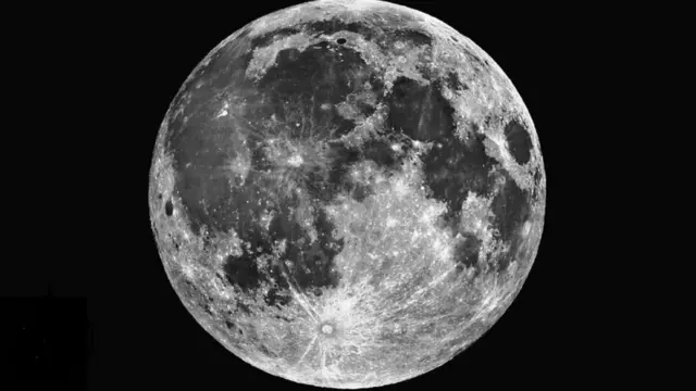 নাসা নিশ্চিত করেছে যে এক ঘনমিটার চাঁদের মাটিতে প্রায় ১২ আউন্সের একটি বোতলের সমান পানি আছে।