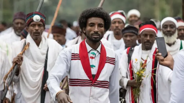 Gaheen abbootiin gadaa nageenyaafi guddina dinagdee keessatti qabaatan olaanaadha