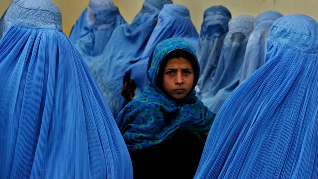 અફઘાન બાળકી