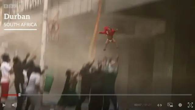 Obinrin n ju ọmọ latoke