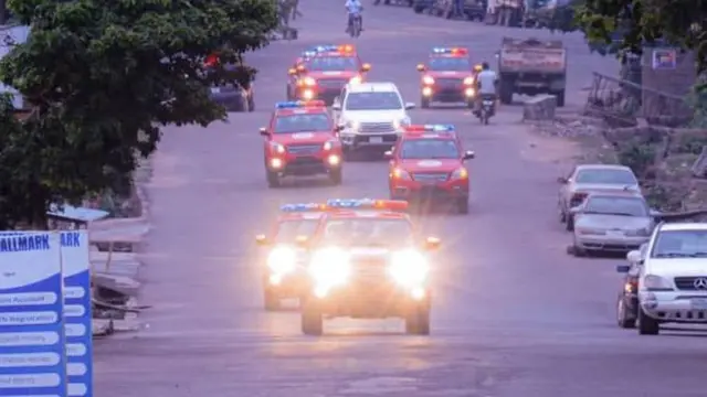 Awọn ọkọ ikọ Amọtẹkun ni igboro