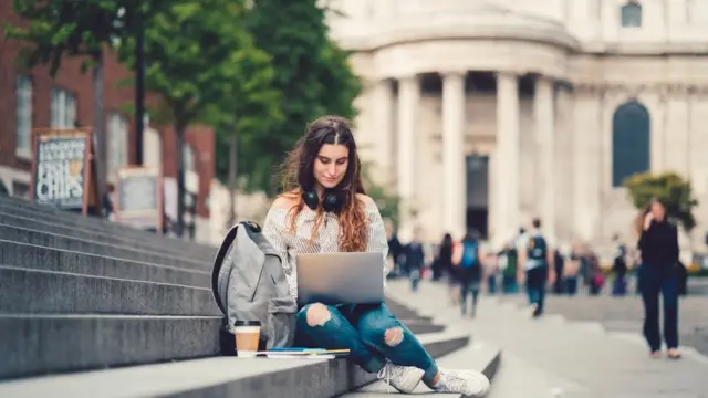 એક છોકરીની તસવીર