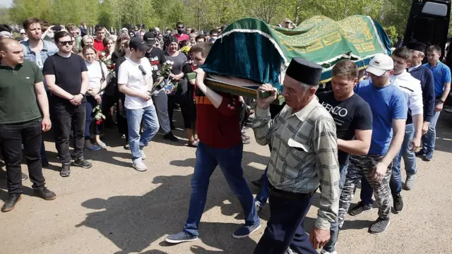 Похороны еще одной школьной учительницы - 26-летней Эльвиры Игнатьевой