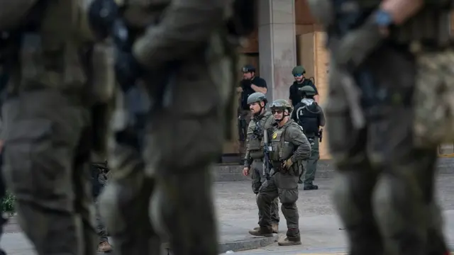 Сотрудники Федерального бюро тюрем и других силовых структур перед Белым домом