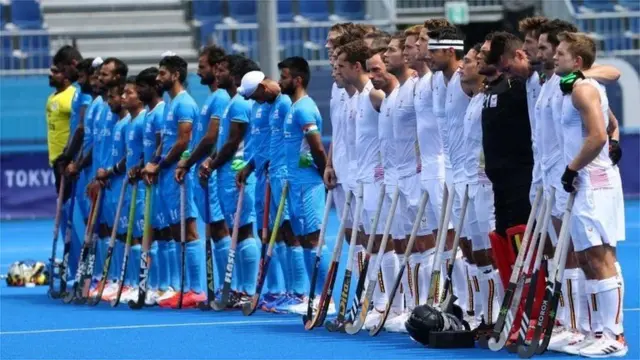 41 ఏళ్ల తర్వాత భారత పురుషుల హాకీ టీమ్ ఒలింపిక్స్ సెమీ ఫైనల్ ఆడుతోంది.