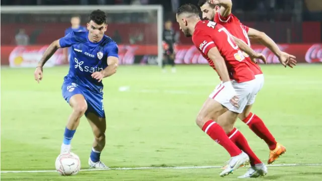 لقاء الزمالك مع الأهلي في الدوري المصري الممتاز في القاهرة يونيو/ حزيران 2022