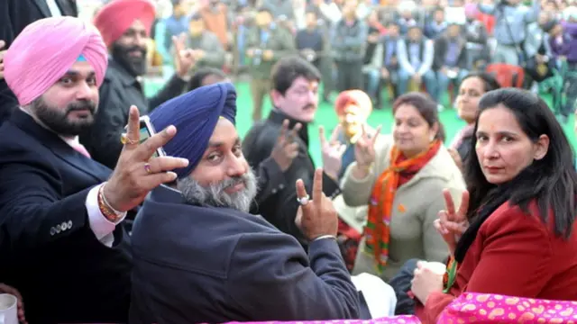 ਸੁਖਬੀਰ ਬਾਦਲ ਤੇ ਨਵਜੋਤ ਸਿੱਧੂ